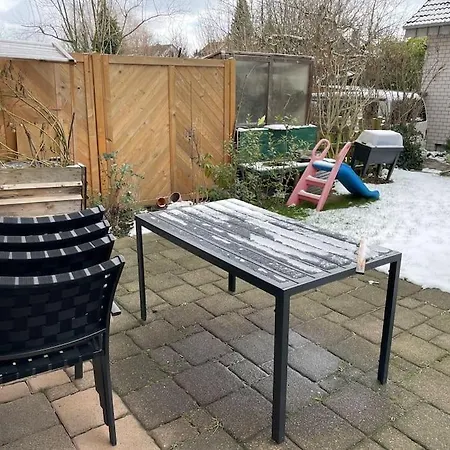 Apartment Mobliertes Reihenhaus Mit Garten - Mindestens 4 Wochen Oder Langer Buchbar *