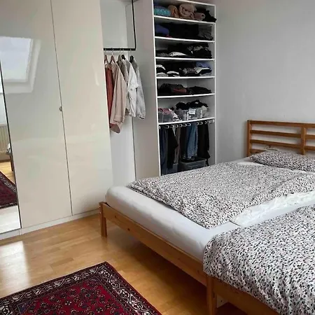 Mobliertes Reihenhaus Mit Garten - Mindestens 4 Wochen Oder Langer Buchbar Bergisch Gladbach