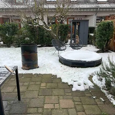 Mobliertes Reihenhaus Mit Garten - Mindestens 4 Wochen Oder Langer Buchbar * Bergisch Gladbach